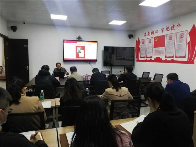 5、11月30日，市科技局會議室、主持人王立燊，主講人劉年強(qiáng)，主題：“習(xí)近平新時代中國特色社會主義思想”宣講，參會人員：全局黨員、干部職工25人.jpg